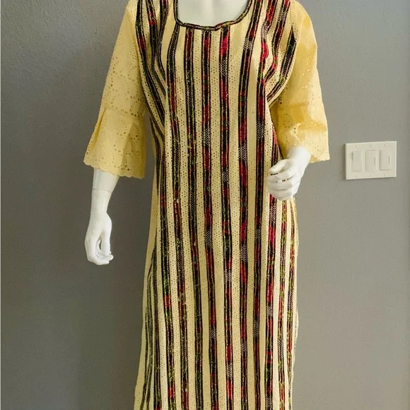 Elegantly designed Custom Made African Outfit. - Picture 4 of 14